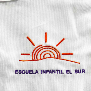 Estolas básicas con un toque de color