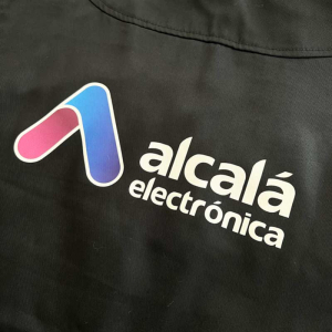 Ropa de trabajo para tienda de electrónica